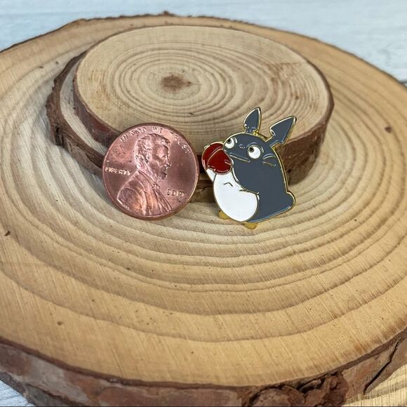 Totoro Enamel Pin/ Brooch Lapel - Picture 4 of 6